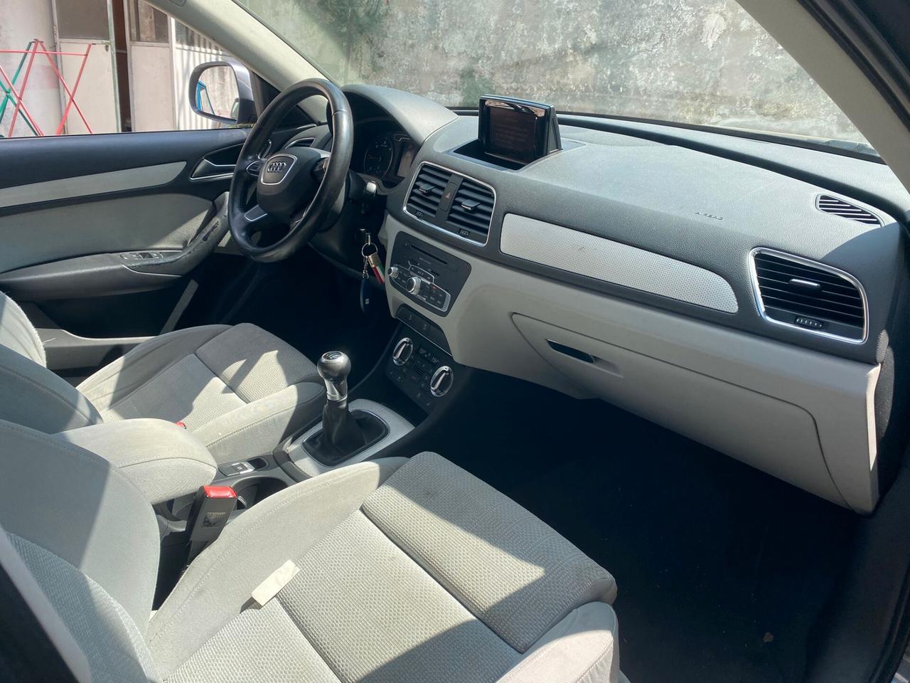 Audi Q3 2.0cc diesel (PRIVATO)-2012