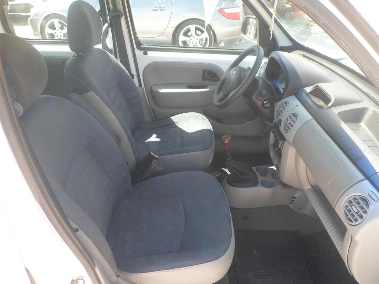 Renault Kangoo 5 posti autovettura