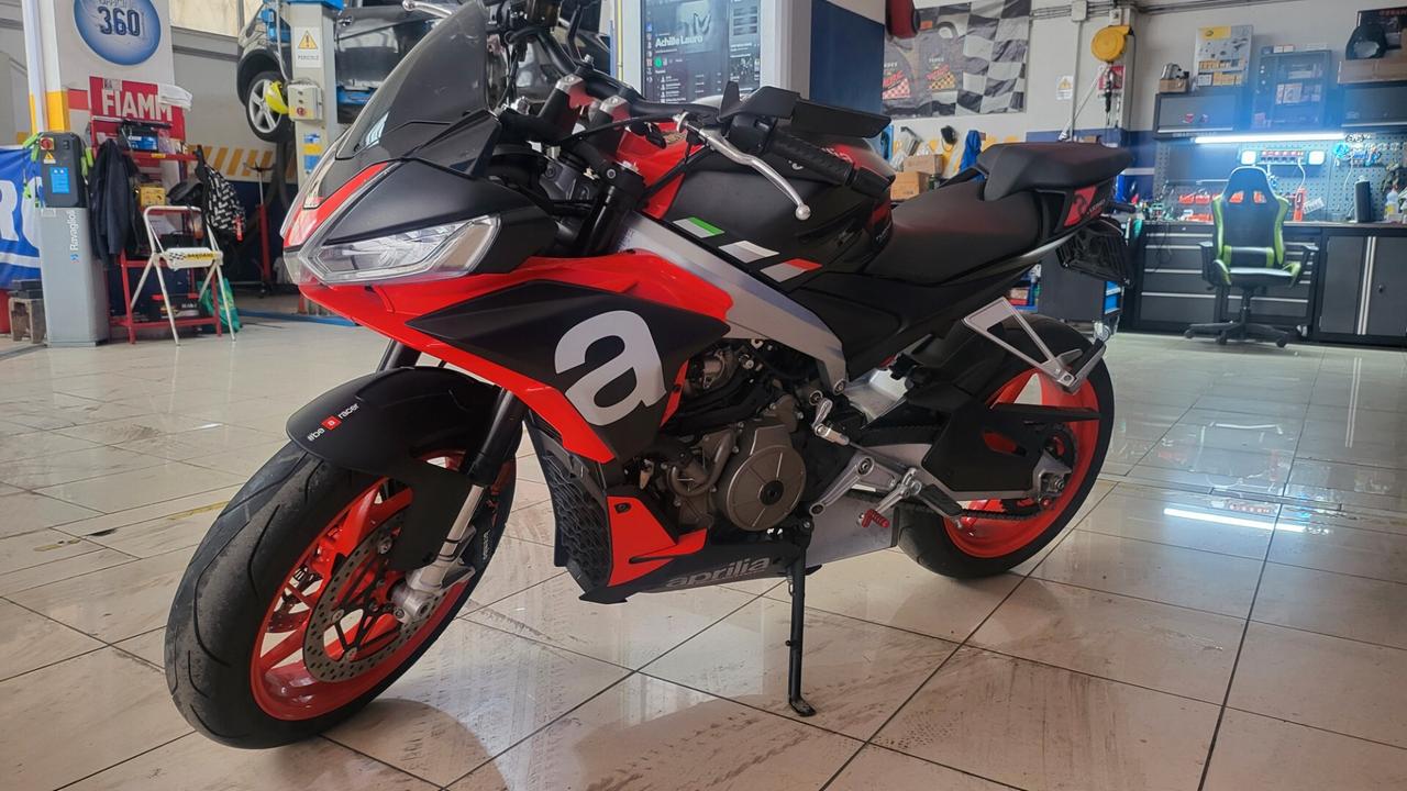 Aprilia Tuono 660