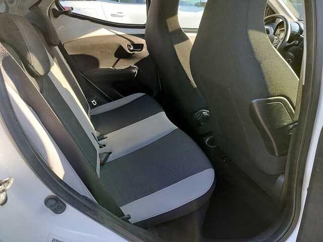 Toyota Aygo 1.0 VVT-i 69 CV 5 porte x-play MMT