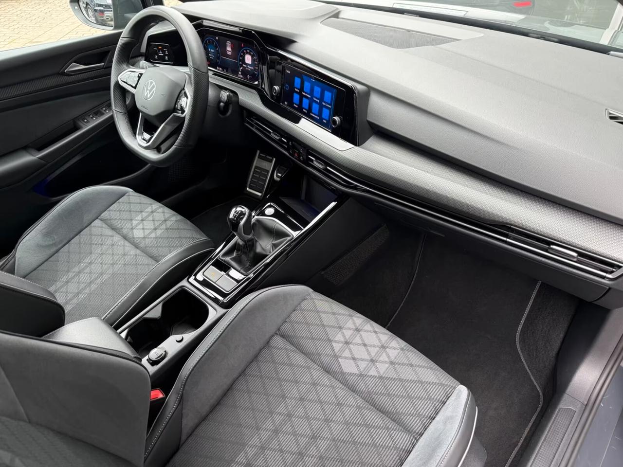 Volkswagen Golf *VIII*R-Line*Virt*OK NEOP