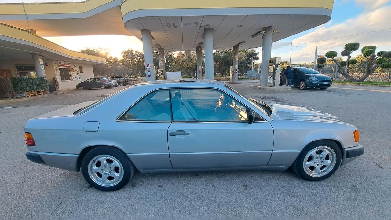 Mercedes-benz V 200 W124