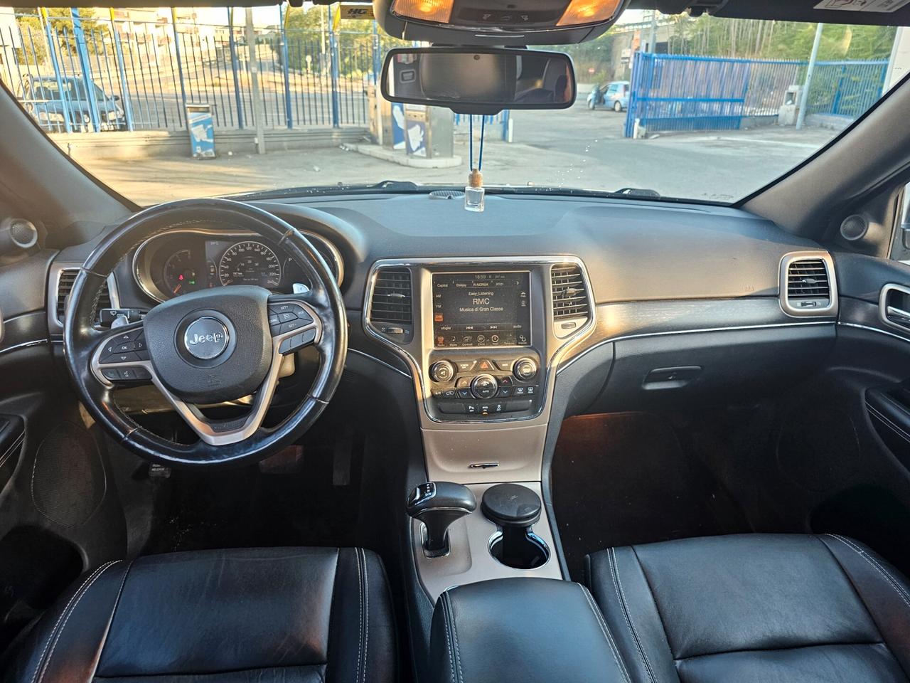 Jeep Grand Cherokee OVERLAND limited