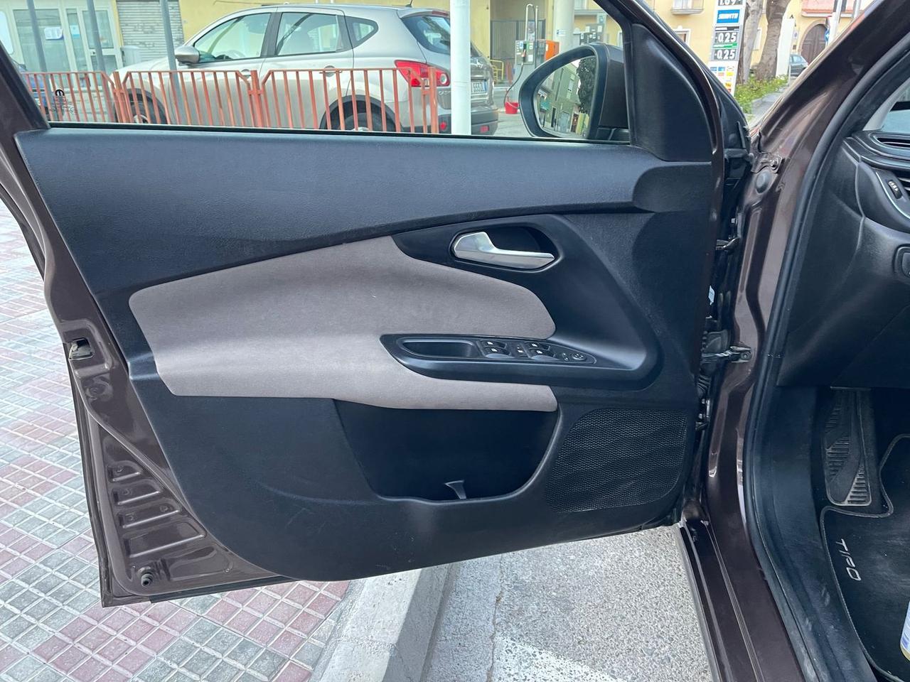 Fiat Tipo 1.6 Multijet Lounge #10180