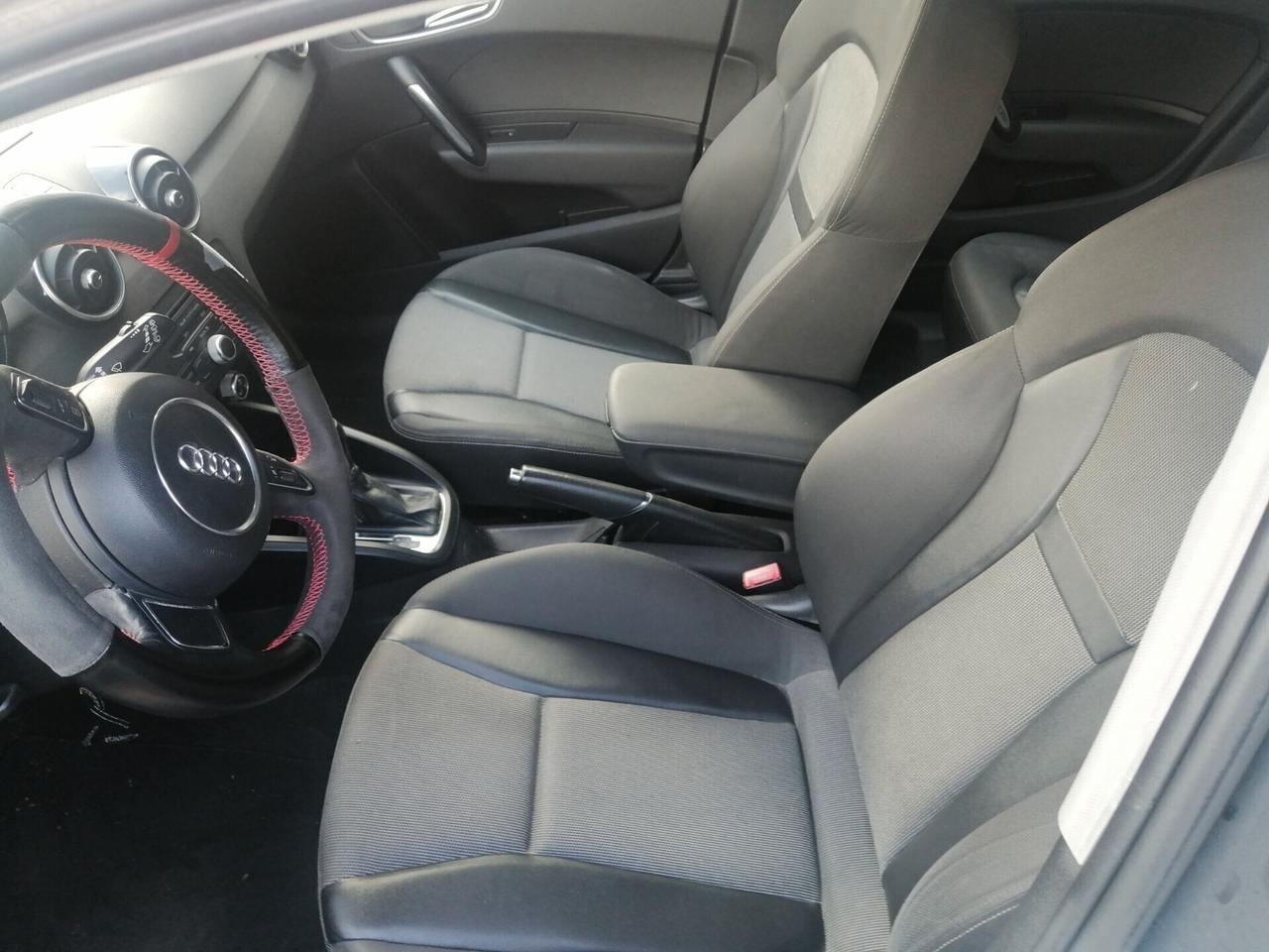 Audi A1 1.6 TDI S tronic S LINE.