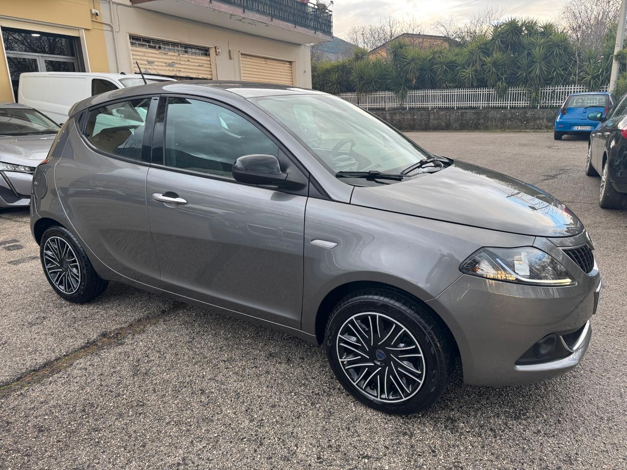Lancia Ypsilon 1.0 FireFly 5 porte S&S Hybrid Silver Plus