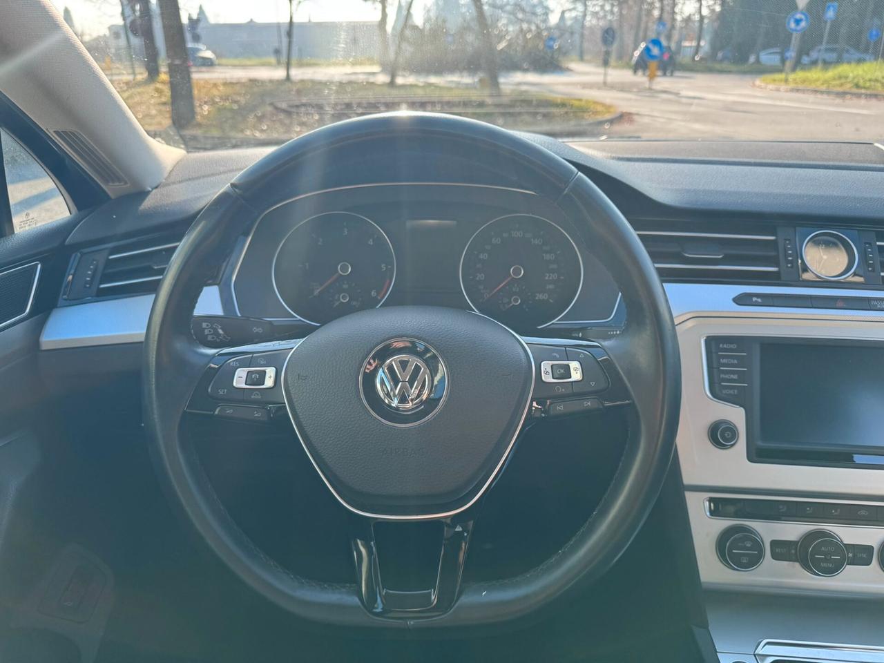 Volkswagen Passat Business 1.6 TDI Trendline BlueMotion Technology