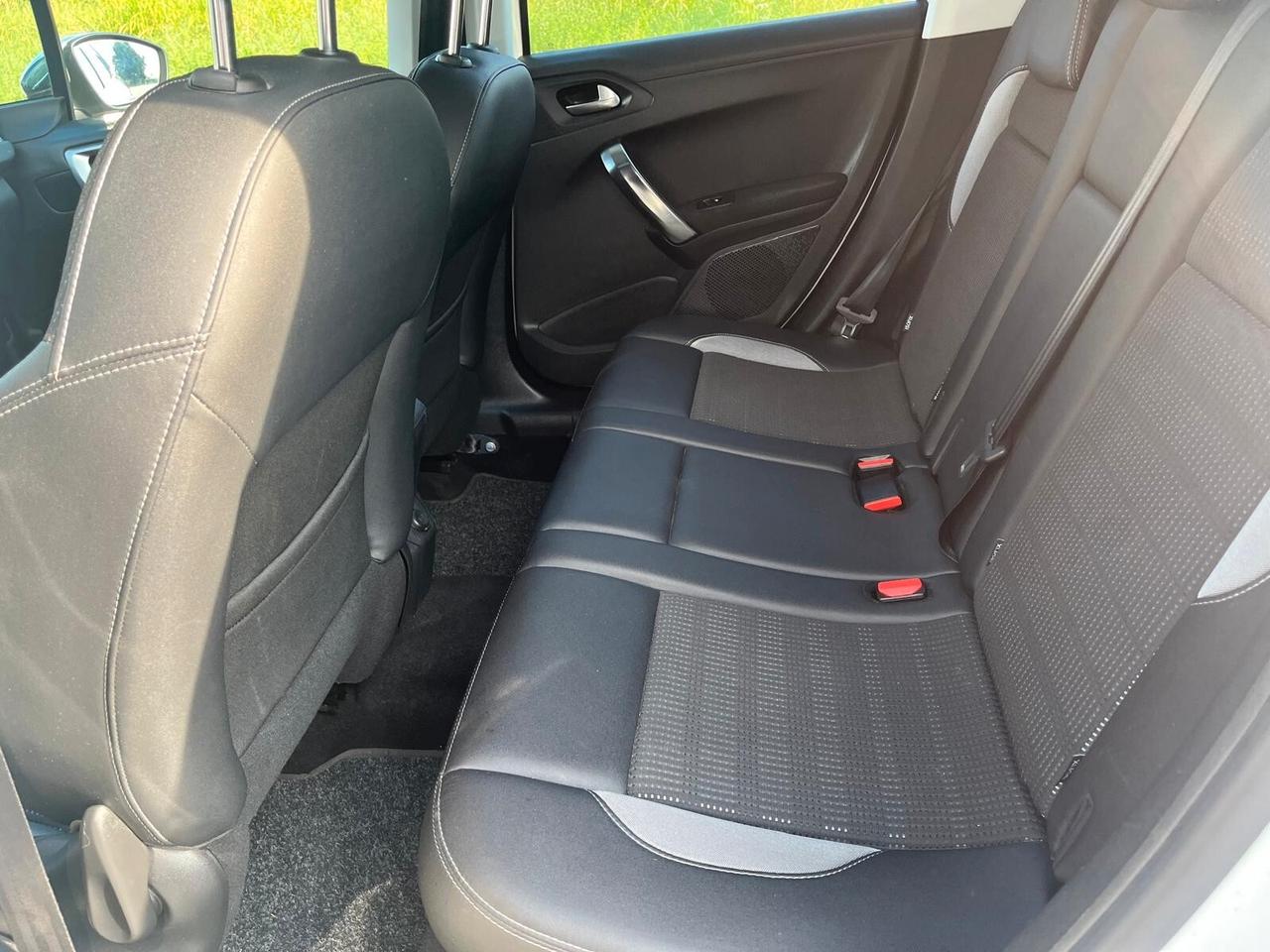 Peugeot 2008 1.6 e-HDi 92 CV **GANCIO TRAINO**