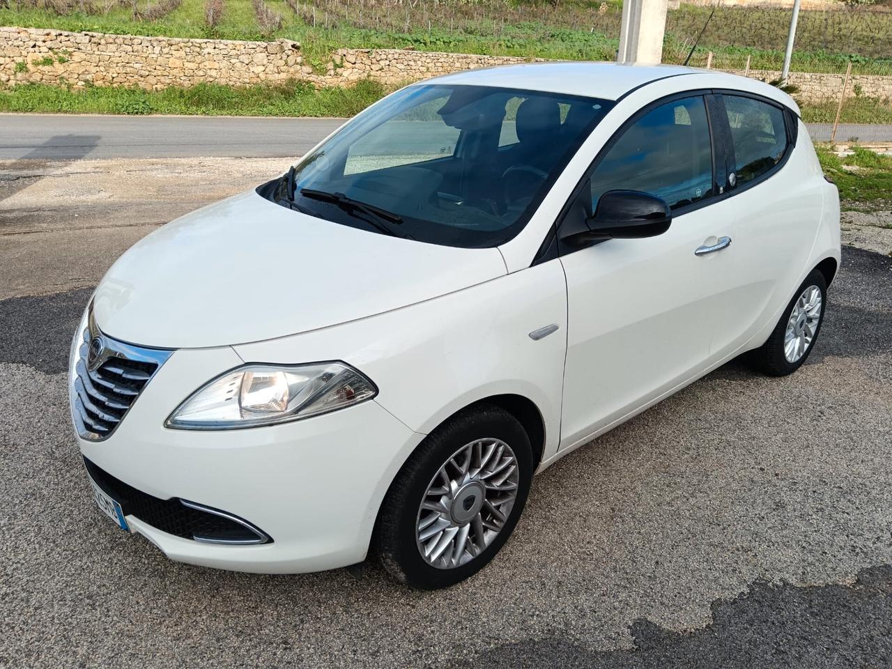 Lancia Ypsilon 1.2 69 CV 5 porte GPL Ecochic Gold