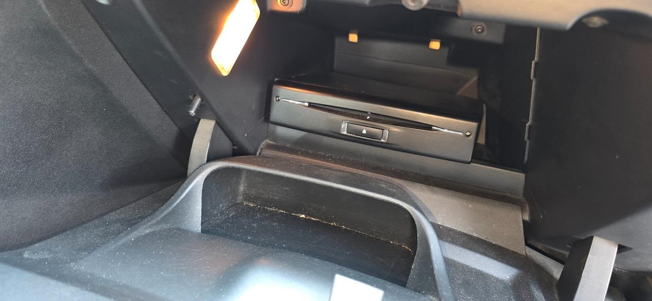 Peugeot 208 1.4 HDi 68 CV 5 porte Access