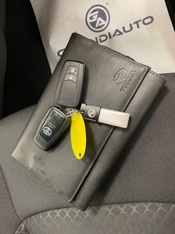 Toyota C-HR I 1.8h Business e-cvt