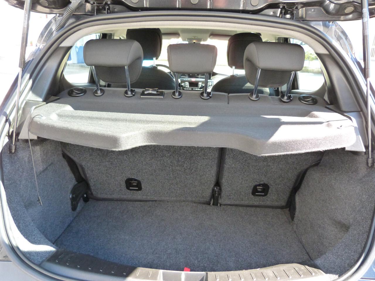 Lancia Ypsilon 1.0 S&S Hybrid Silver