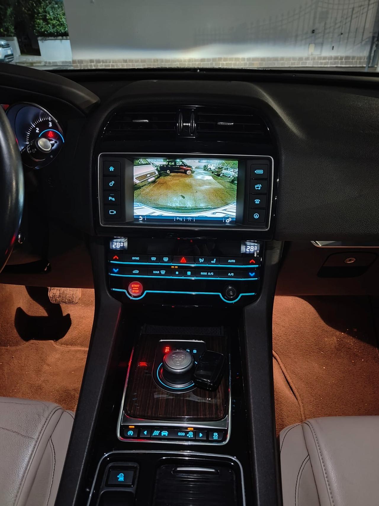 JAGUAR F-PACE PRESTIGE - PROVENIENZA TOSCANA -ECCELLENTI CONDIZIONi