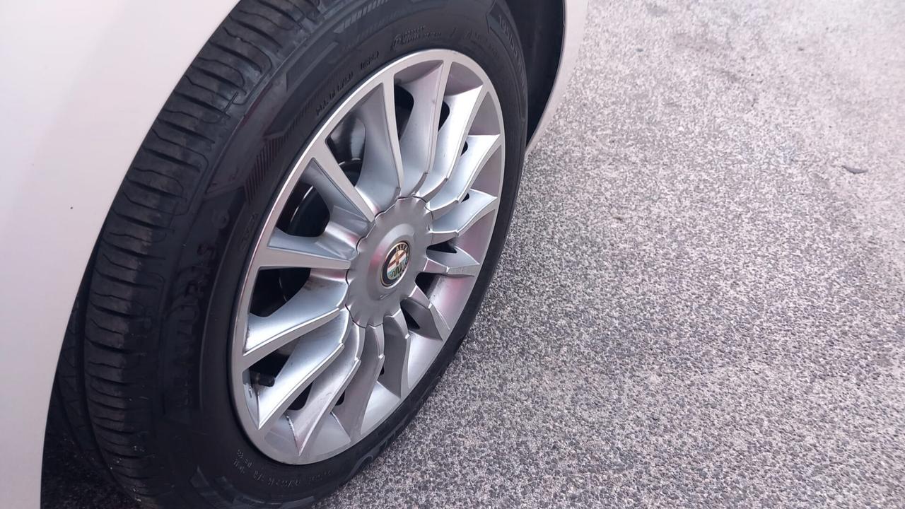 Alfa Romeo MiTo 1.3 JTDm 85 CV S&S Upload