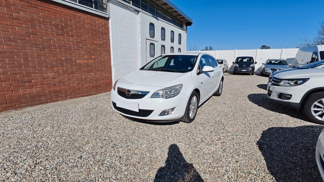 Opel Astra 1.7 CDTI 110CV 5 porte Cosmo