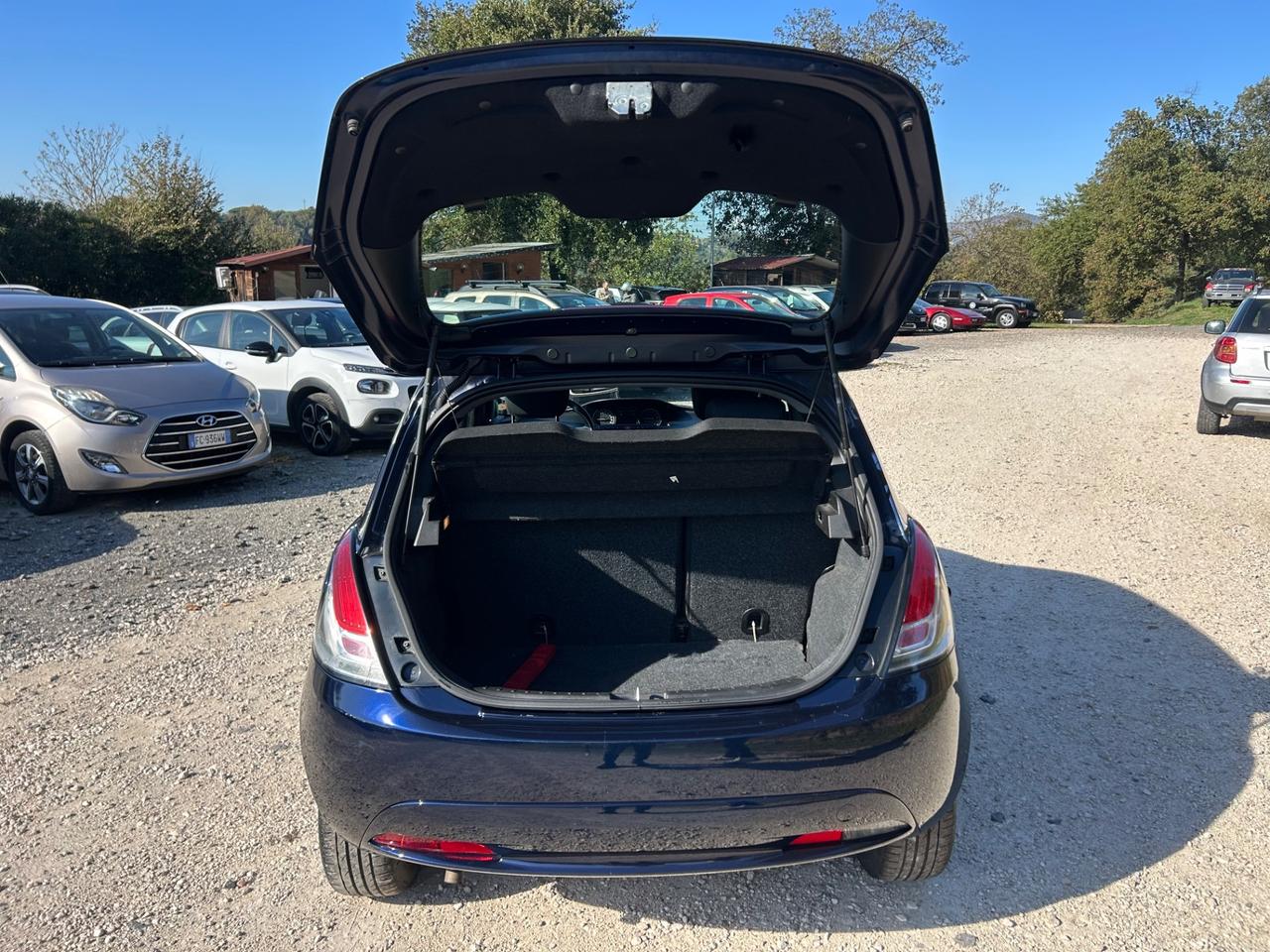 Lancia Ypsilon 1.2 69 CV 5 porte GPL Ecochic Silver neopatentati