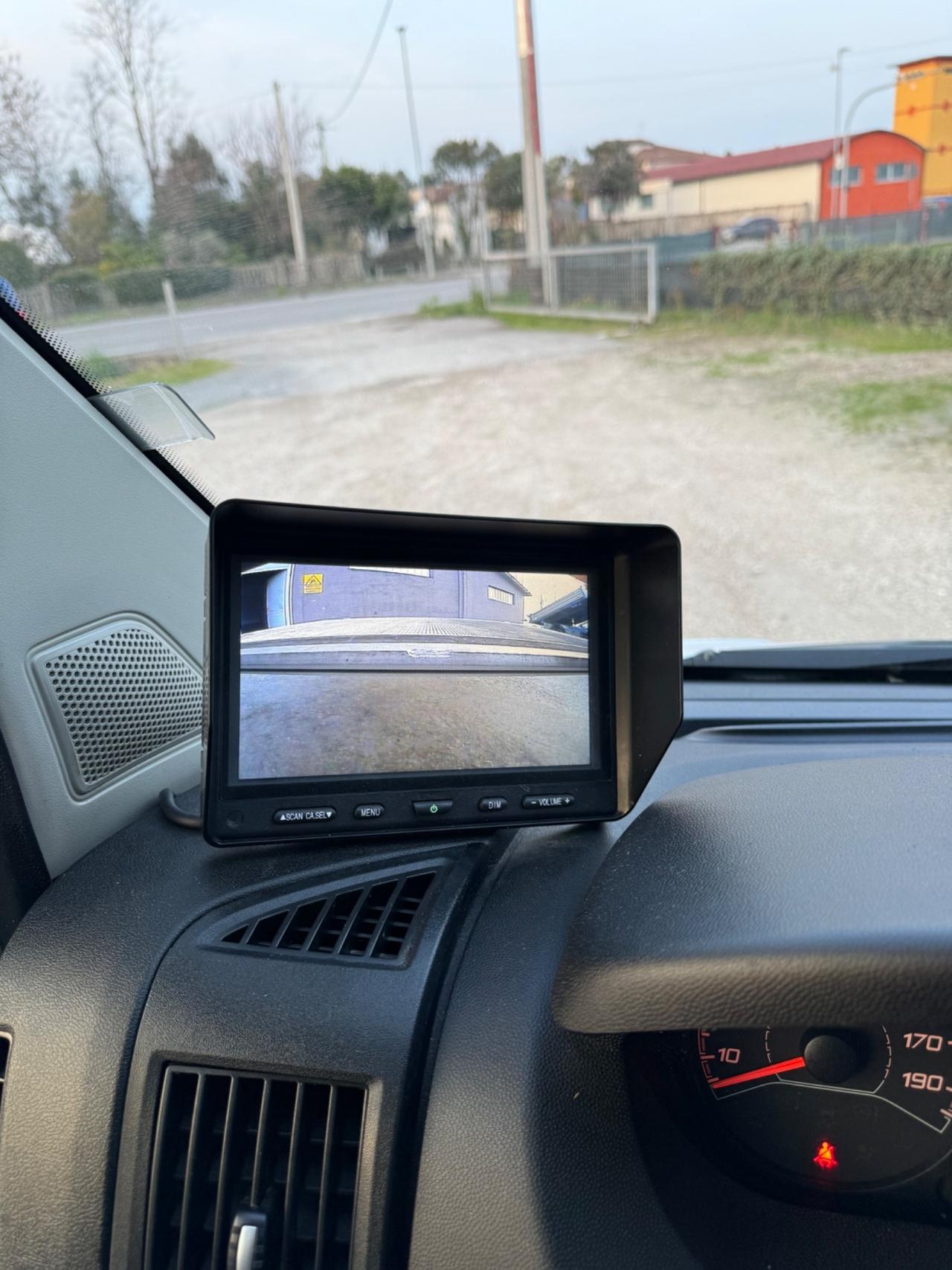 Fiat Ducato centinato con sponda idraulica