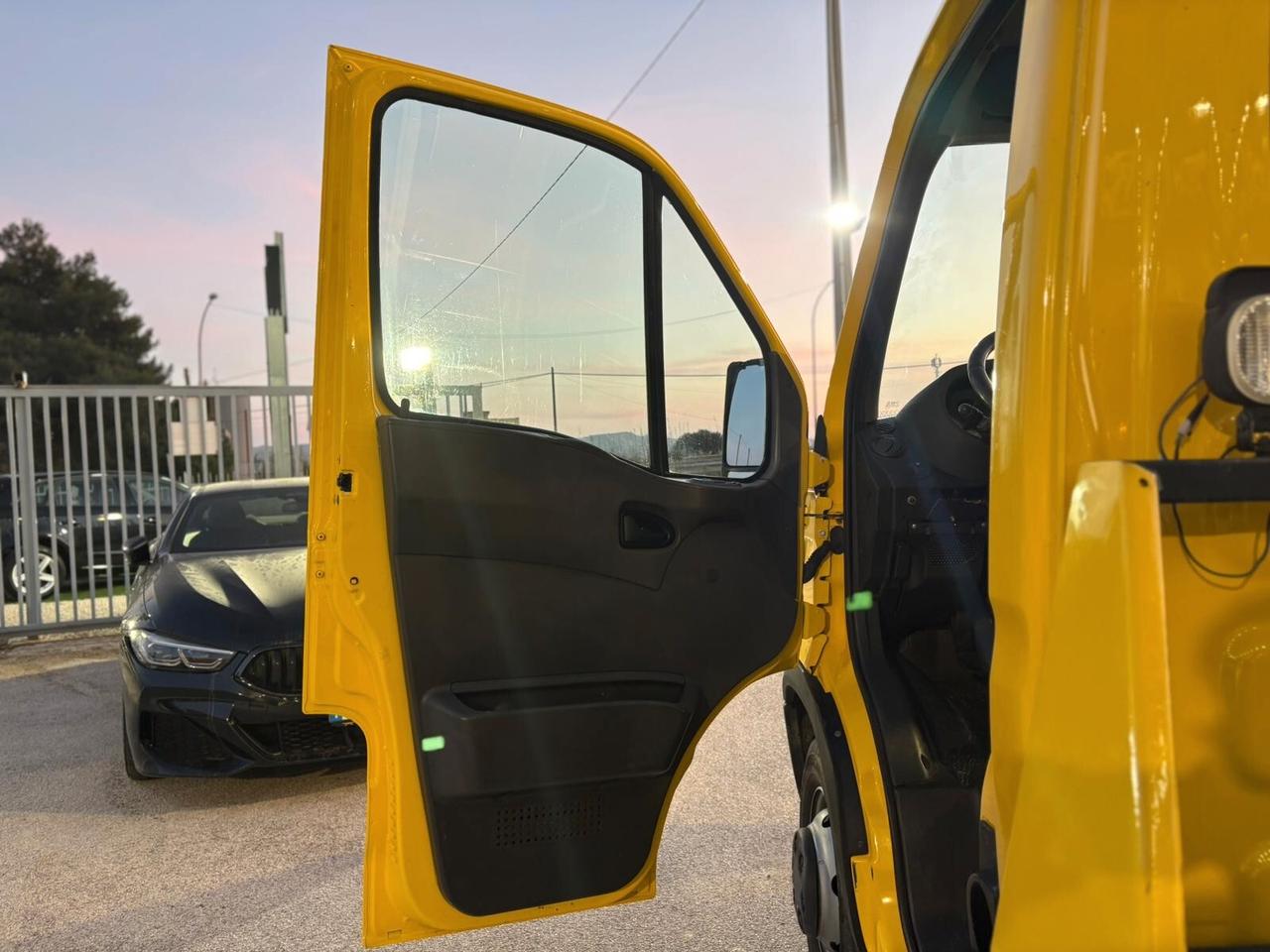 IVECO DAILY CARROATTREZZI 35 C13 ( PATENTE B)