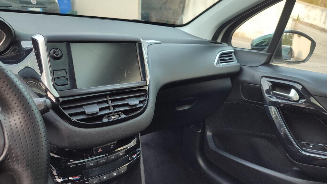 Peugeot 208 1.4 HDI TETTO PANORAMICO