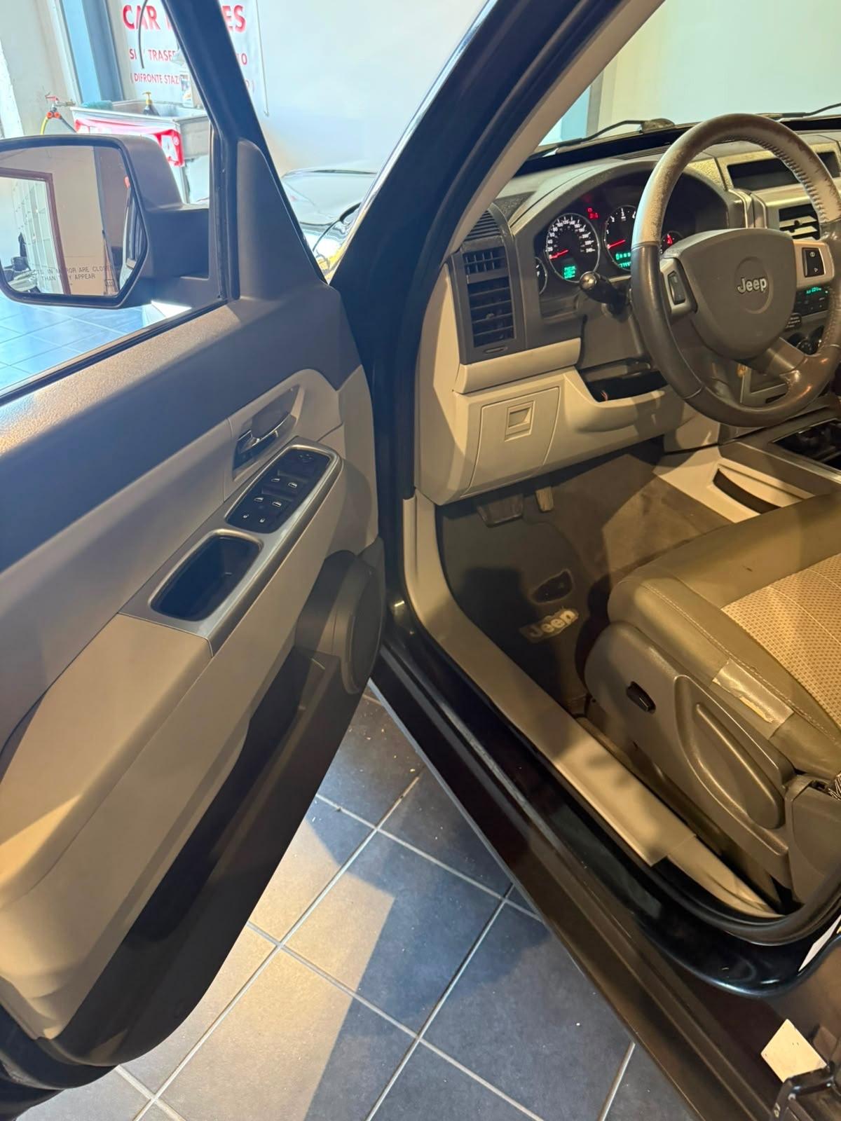 Jeep Cherokee 2.8 -4x4 -AUTOMATICA