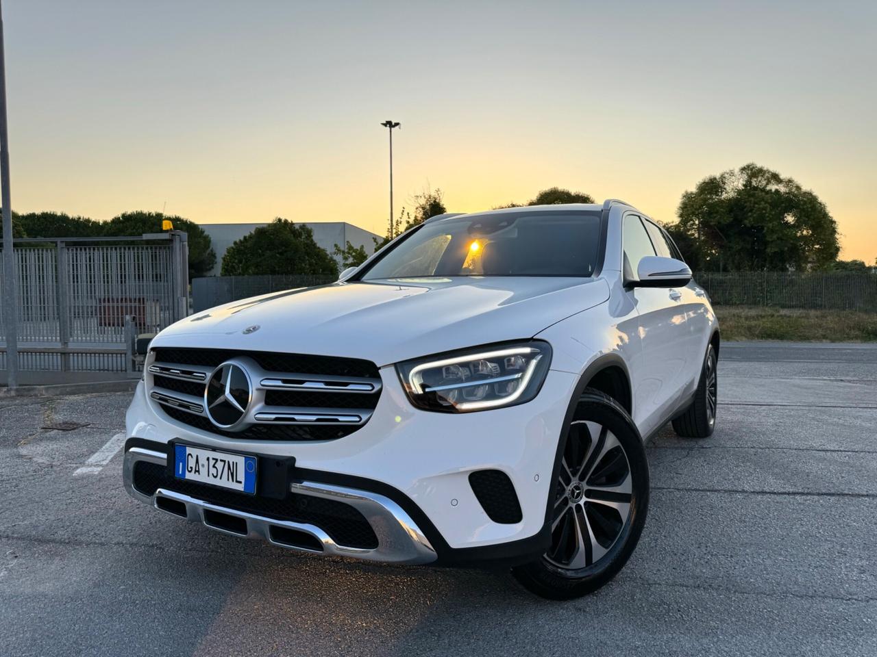 MERCEDES GLC 200D Sport 4Matic - Led Navi