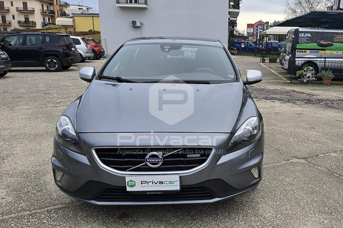 VOLVO V40 D2 R-design Momentum