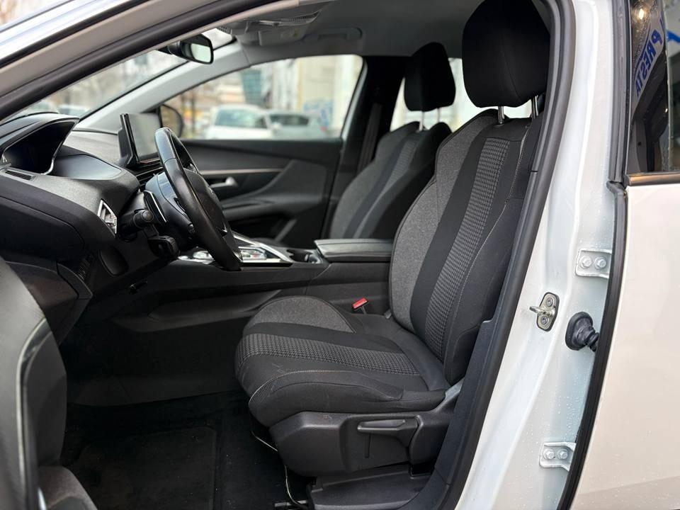 Peugeot 3008 1.5 EAT8 Business 130 cv - 2021