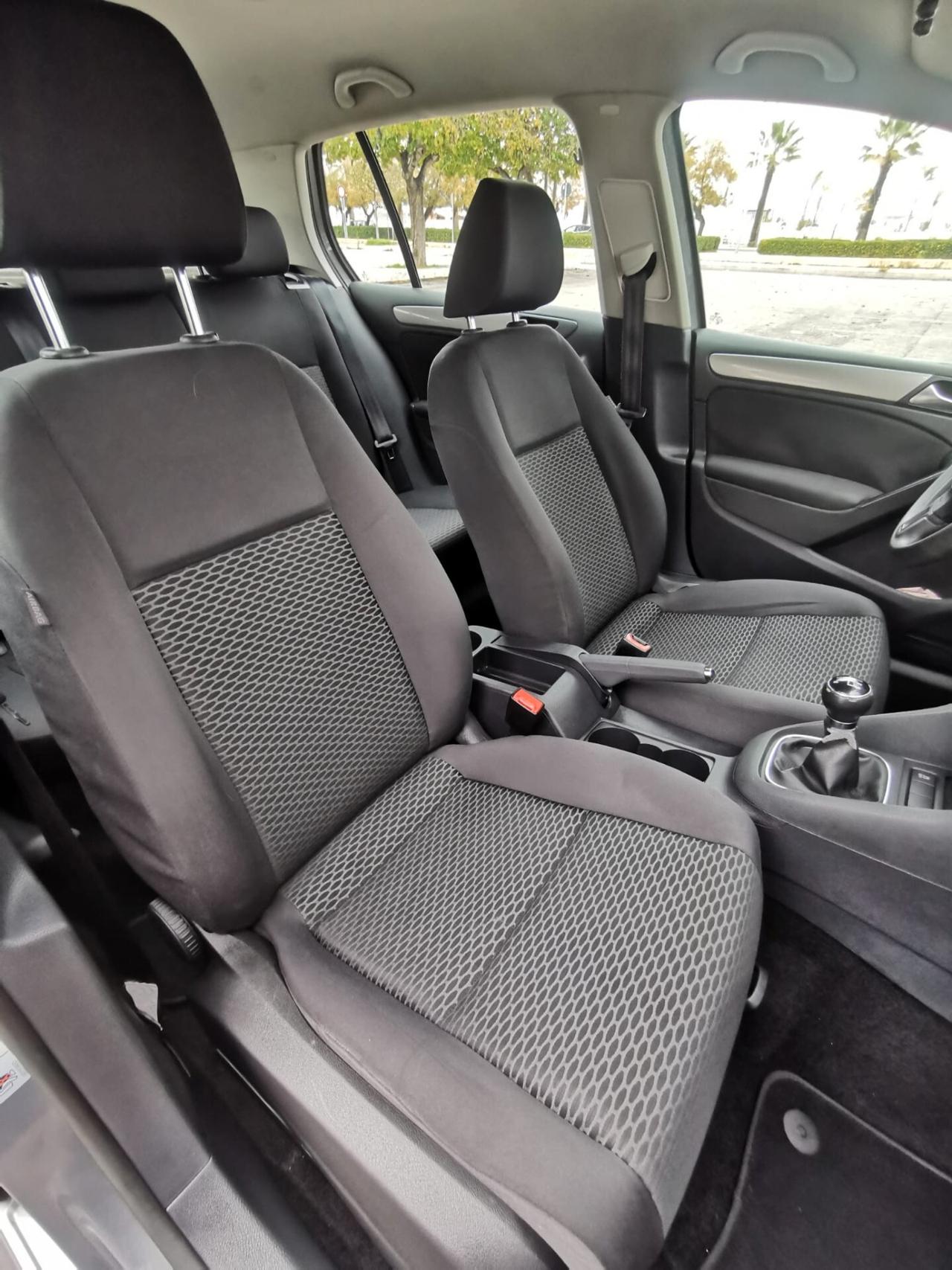 Volkswagen Golf 1.6 TDI 5p. Comfortline - 2011