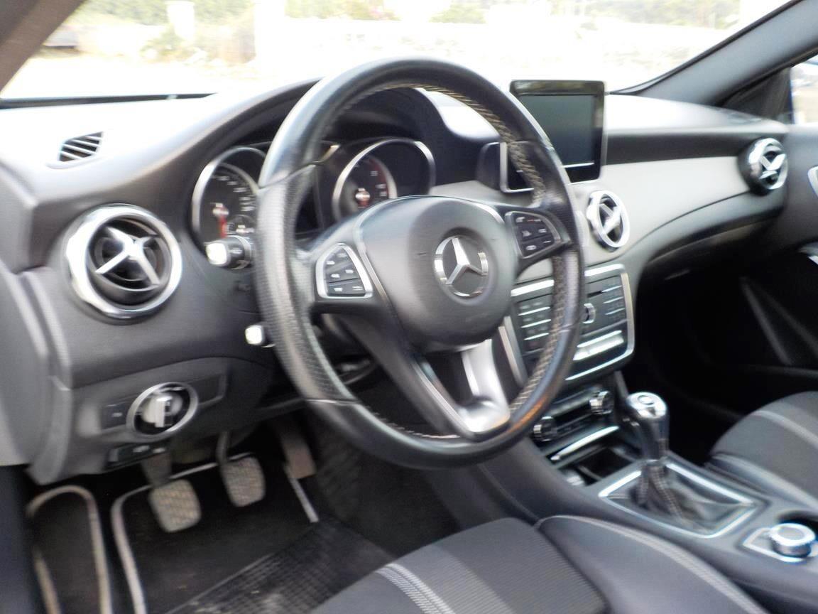 Mercedes-benz GLA 200 d Business