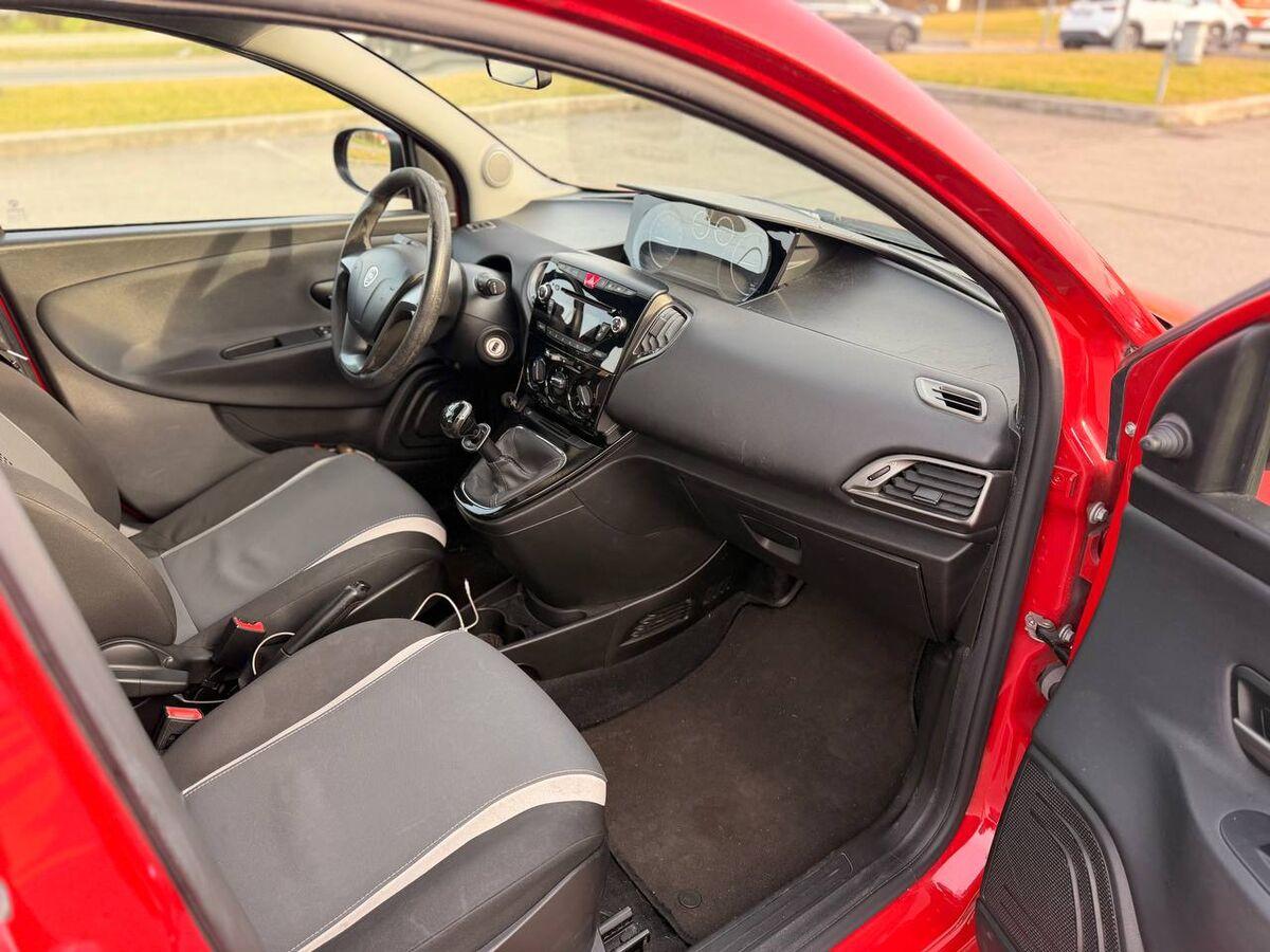 Lancia Ypsilon 1.2 8v Platinum ecochic Gpl 69cv E6