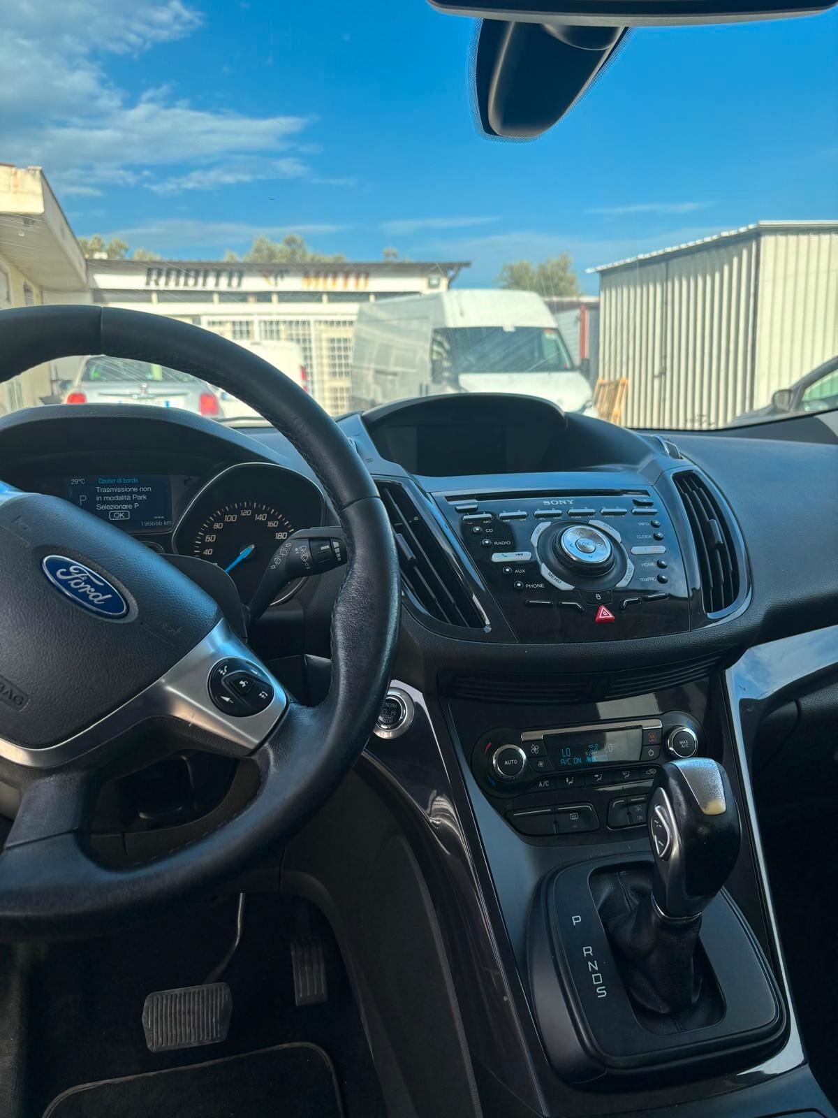 Ford Kuga 2.0 TDCI 140 CV 4WD Powershift Titanium