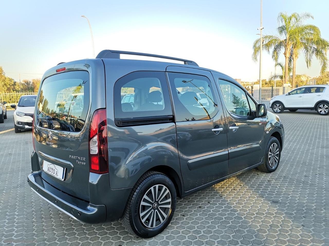PEUGEOT Partner Tepee 1.6HDI 92 Style
