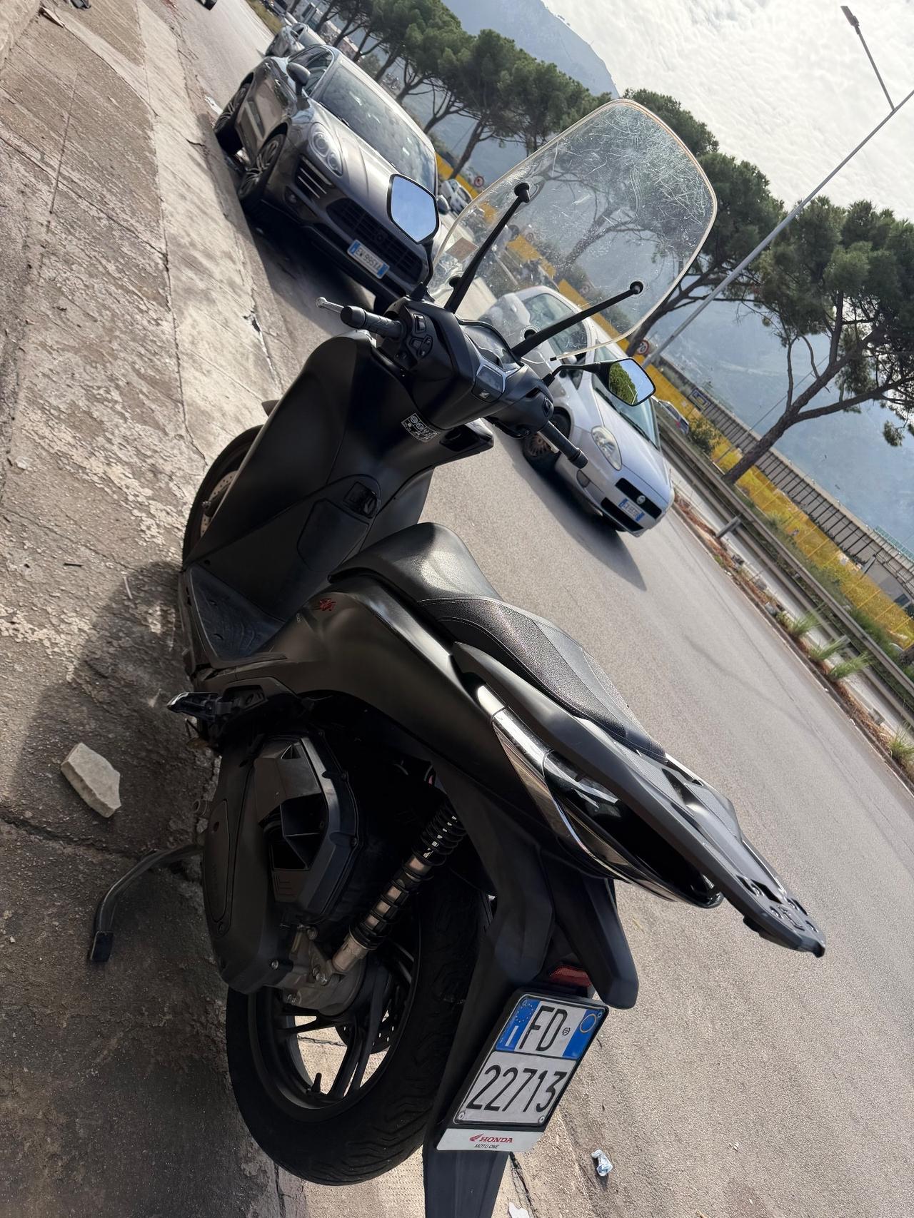 Honda SH 150 sport