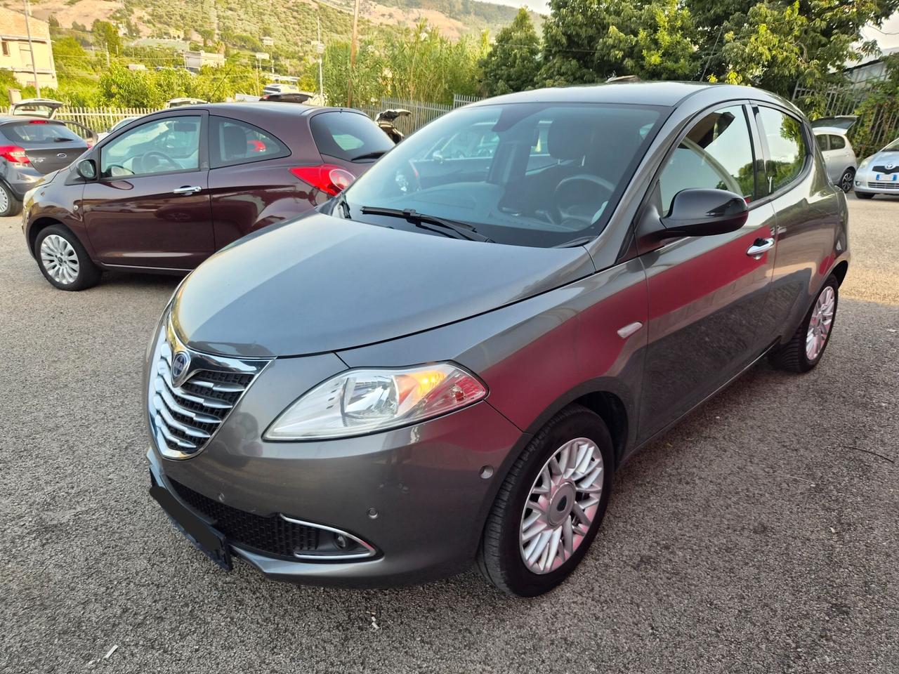 Lancia Ypsilon 1.2 69 CV 5 porte Platinum