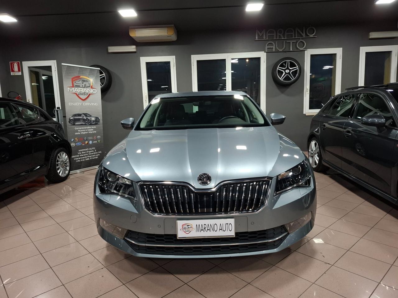 Skoda Superb 2.0 TDI Berlina