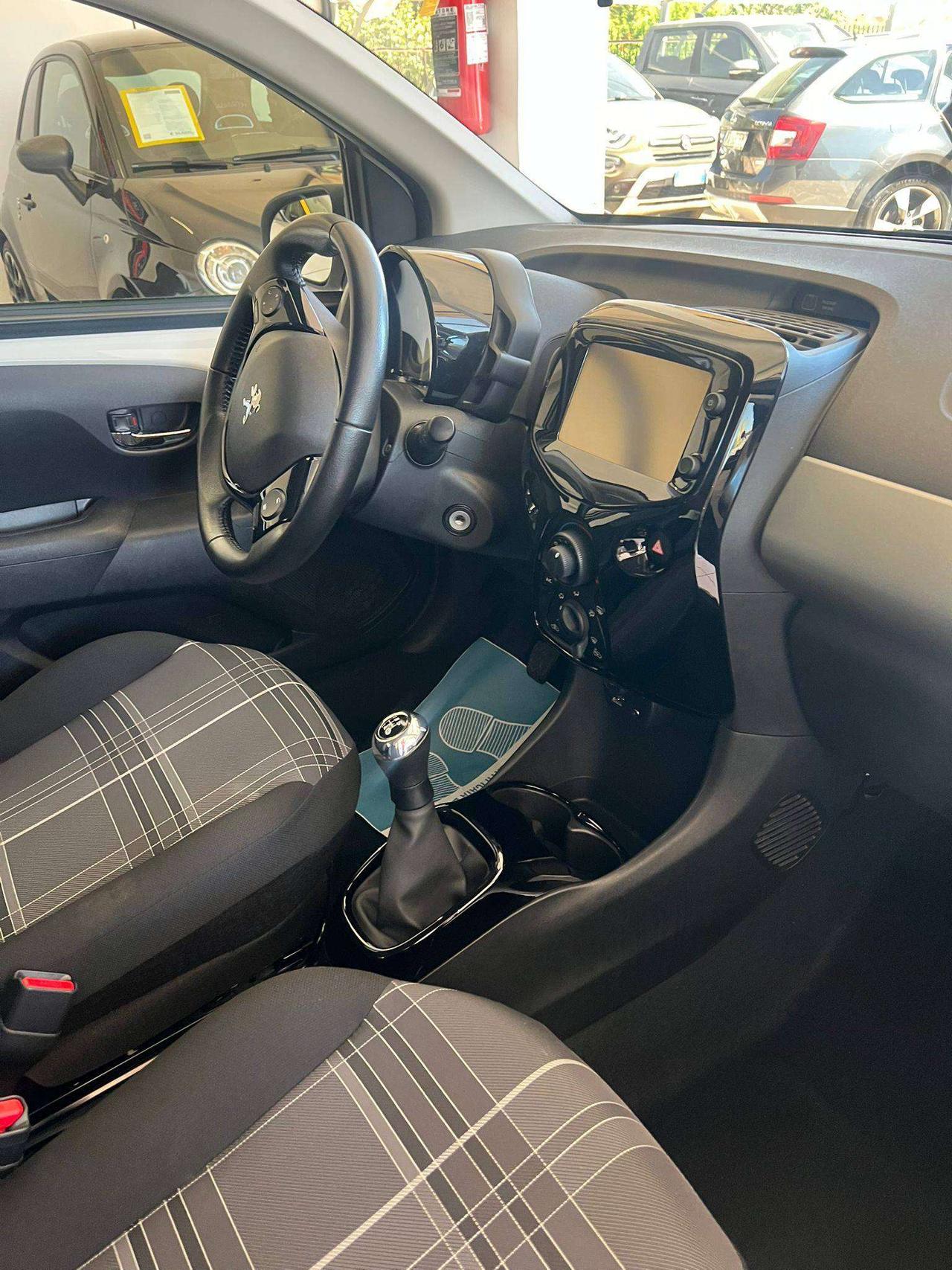 Peugeot 108 108 5p 1.0 vti Allure E6 SOLO 89.000KM