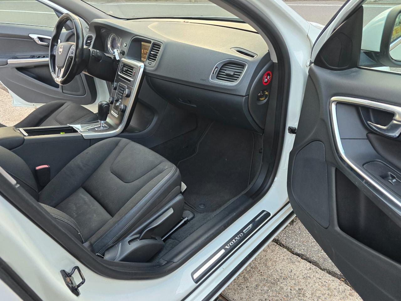 Volvo V60 D2 1.6 Powershift Summum