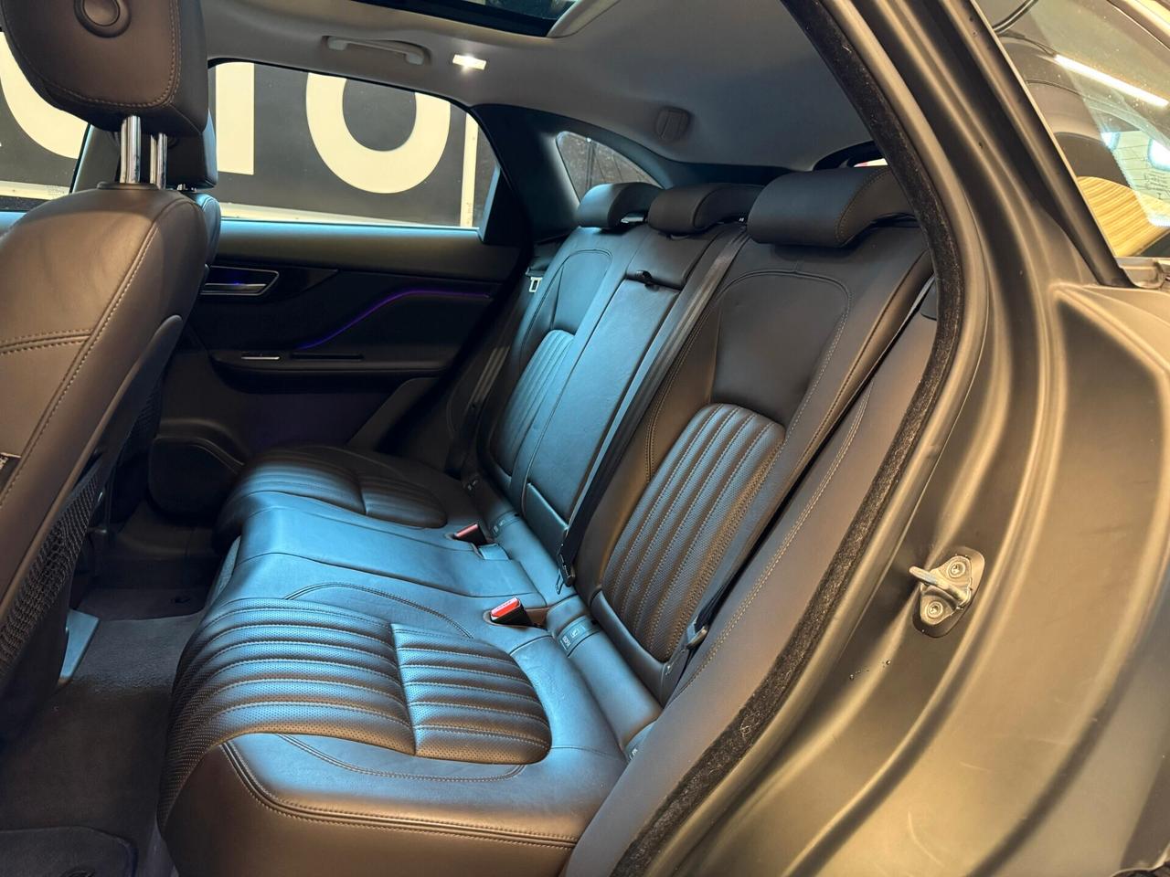 Jaguar F-Pace 2.0 D Prestige