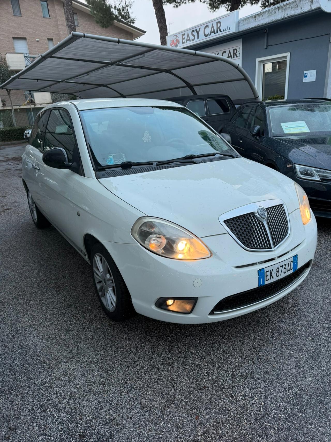 Lancia Ypsilon 1.2 69 CV Unyca