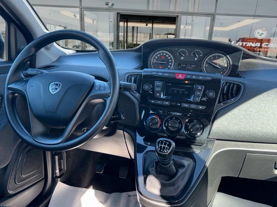 Lancia Ypsilon III 1.0 firefly hybrid Silver s&s 70cv