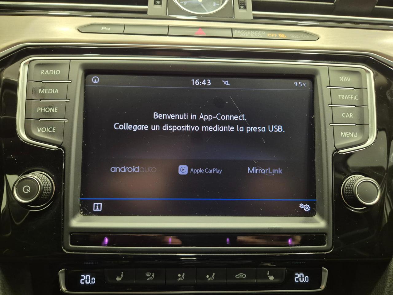 Volkswagen Passat Variant 2.0 tdi Highline 150cv dsg - ACC/Lim - Carplay - Sens. Park.