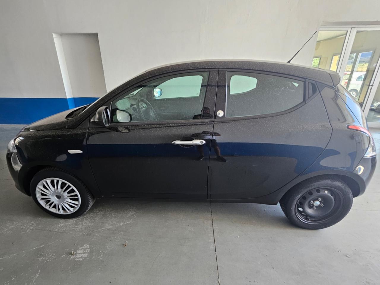 Lancia Ypsilon 1.2 69 CV 5 porte GPL Ecochic Silver
