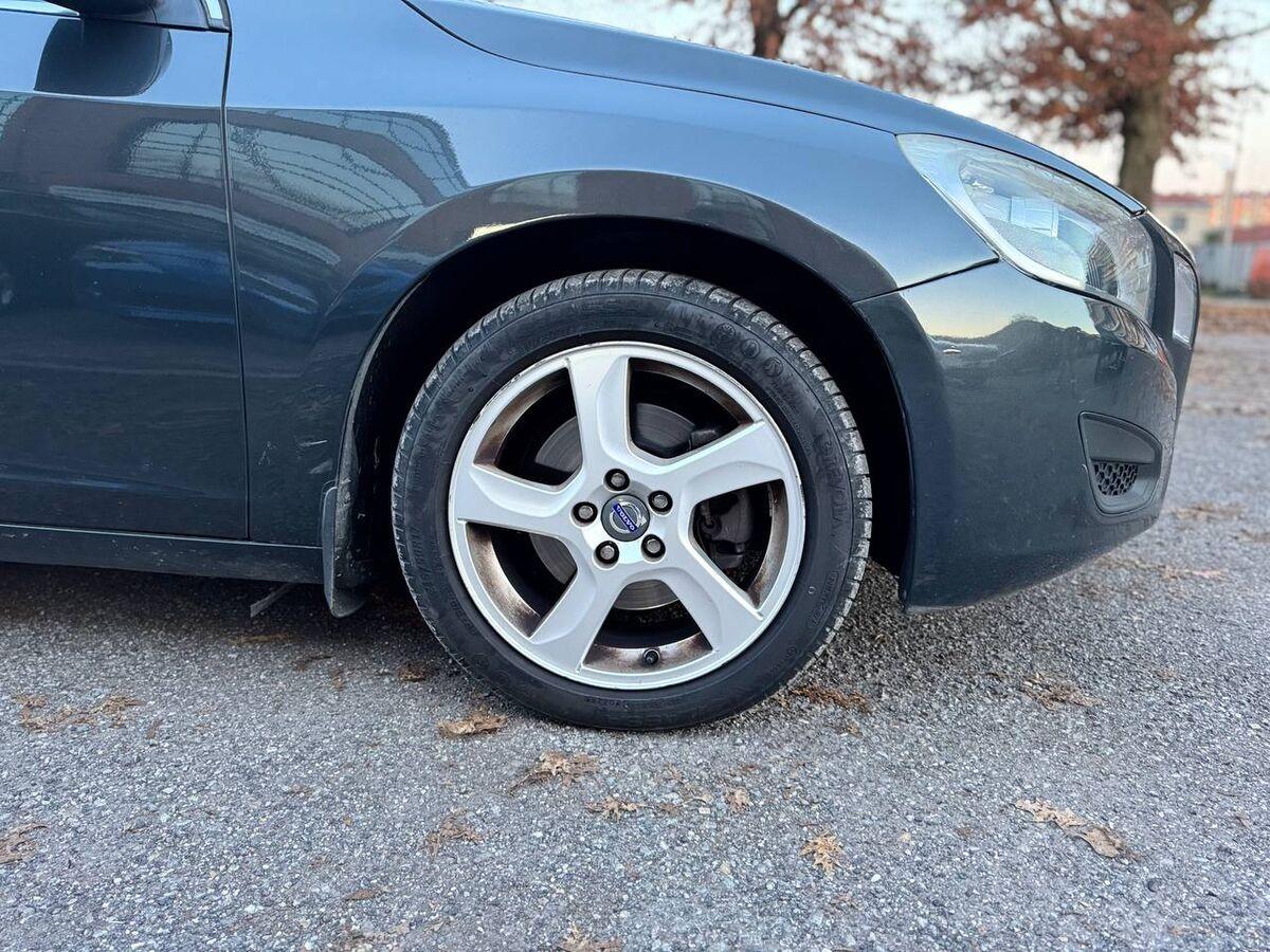 Volvo V60 V60 2.0 D4 ved (d3) Momentum geartronic