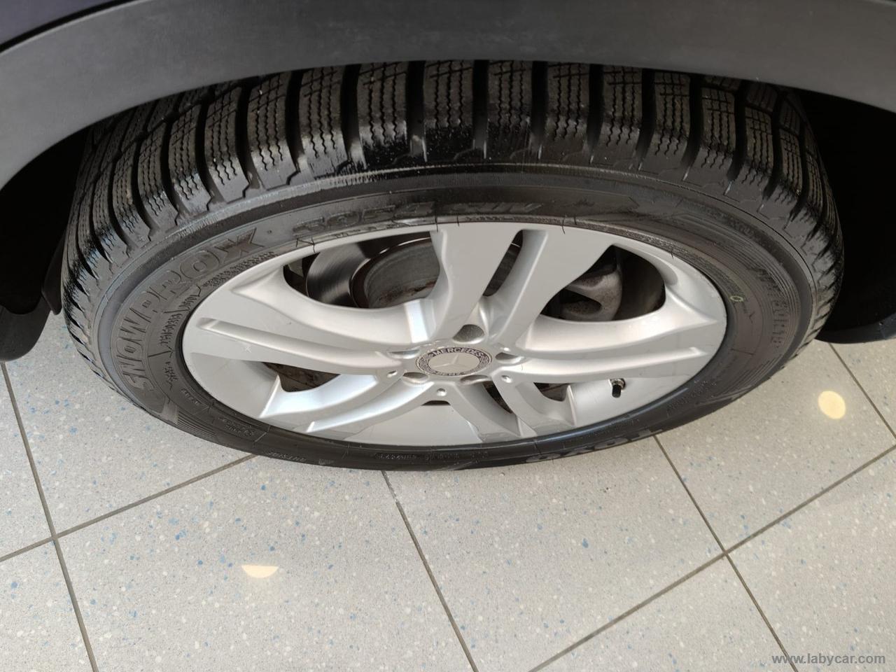MERCEDES-BENZ GLA 180 d Automatic Sport