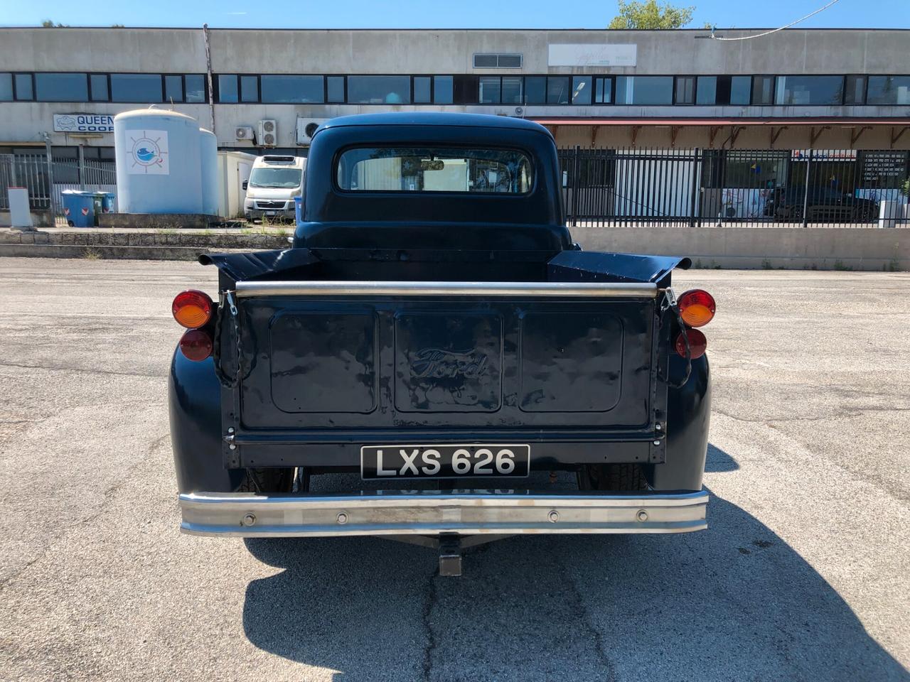 FORD F100 PICK UP V8