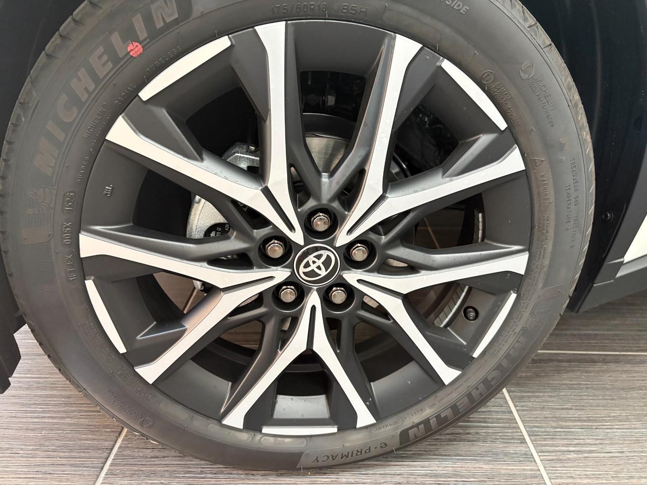 Toyota Aygo X 1.5 HEV Full Hybrid 116cv GR Sport e-cvt ITALIANA