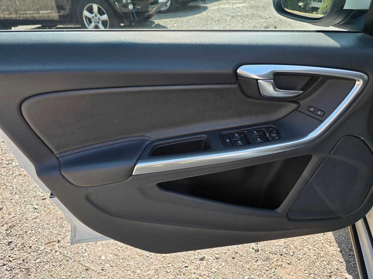 Volvo V60 D2 NEOPATENTATI