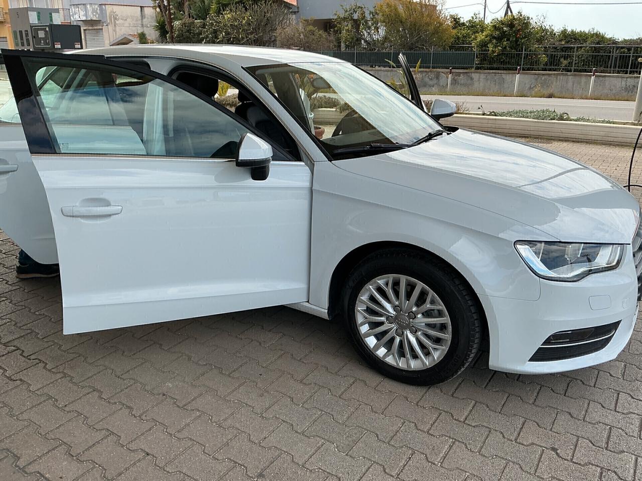 Audi A3 1.6 TDI clean diesel Ambiente
