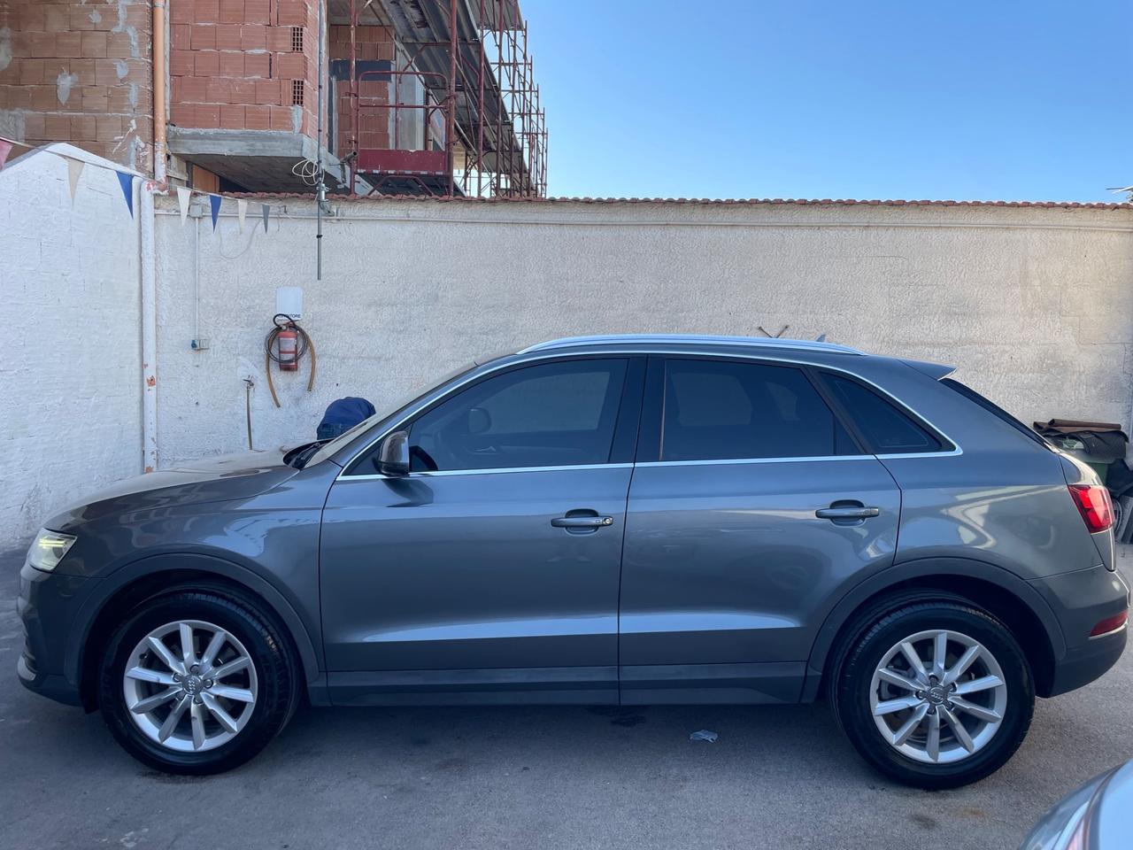 Audi Q3 RESTAYLING 2.0 TDI 120 CV Sport Full bixenon LED navigatore ecc dal nord Italia