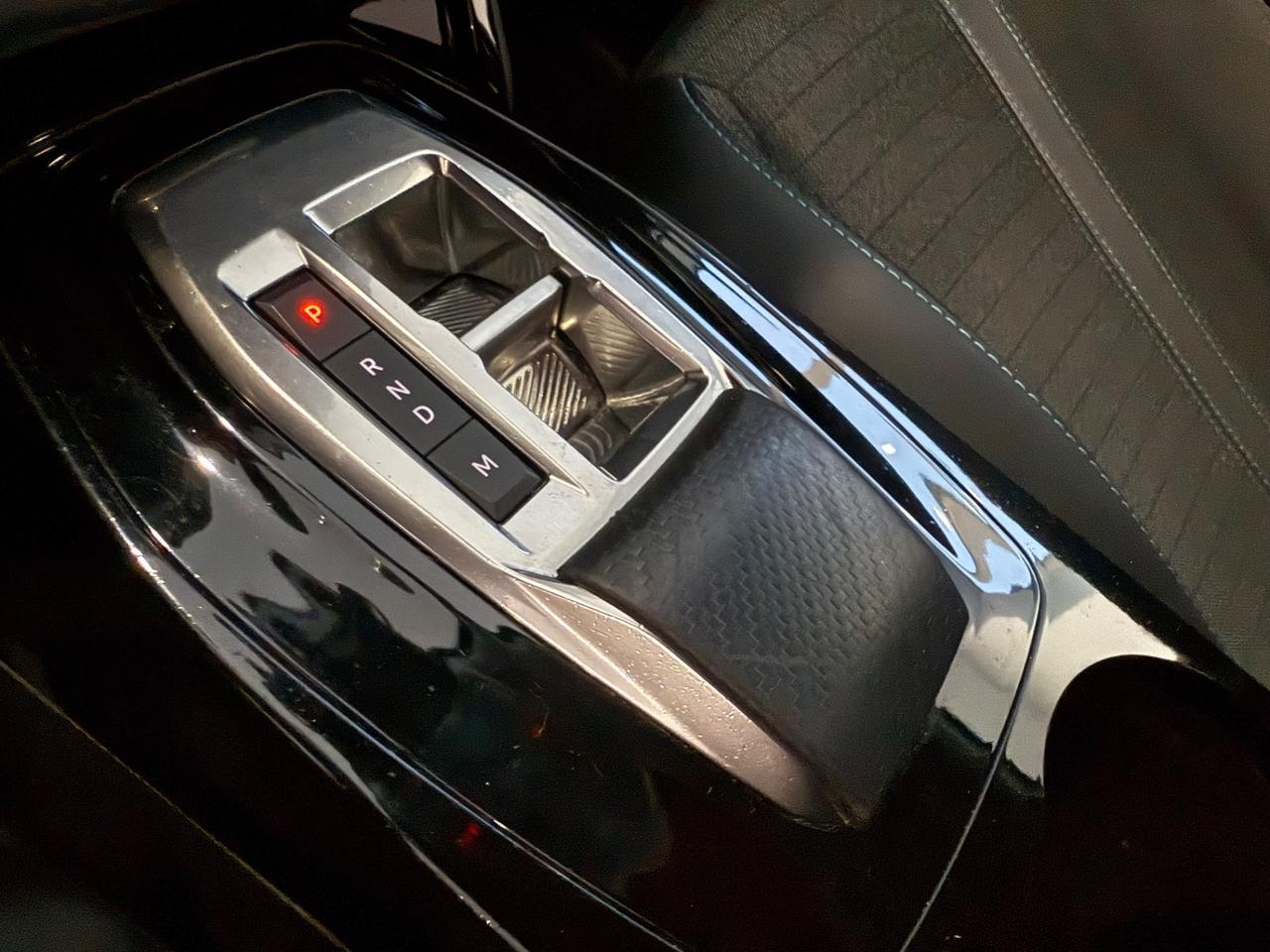 Peugeot 2008 BlueHDi130 S&S EAT8 Allure F1/PERLATO2023